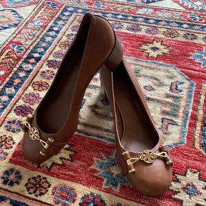 Tory Burch Brown 2” Pumps sz 6